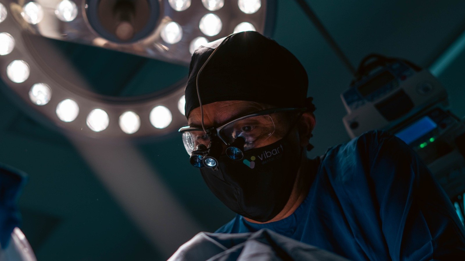 Dr. Carlos Villegas Bateman Dr. Carlos Villegas Bateman